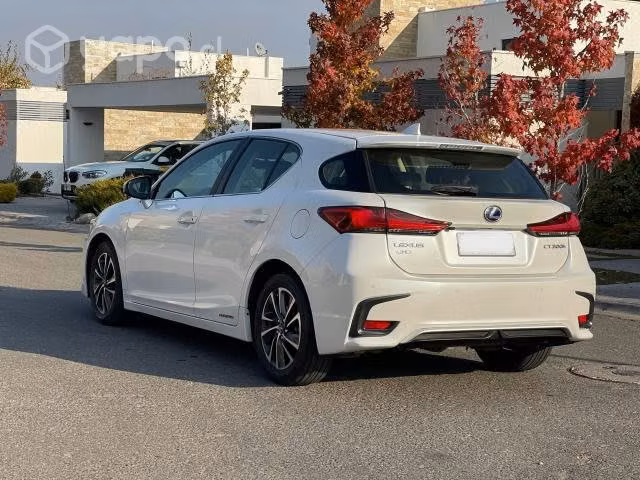 Lexus ct200h 2018