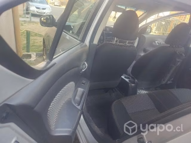 Auto Nissan - Imagen 5