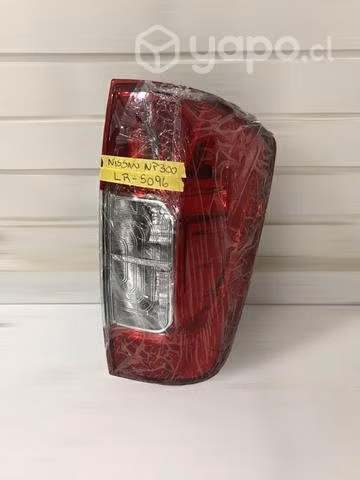 Foco trasero rh Nissan np