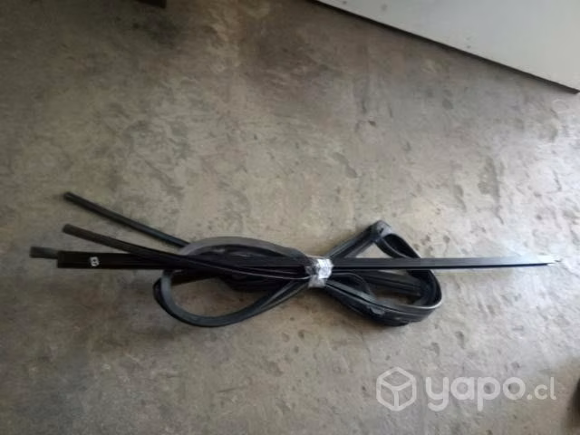 Goma vidrio puerta delantera izq Ford Transit