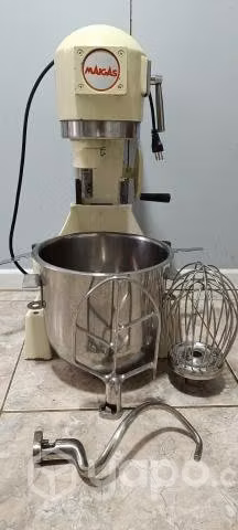 Batidora pedestal maigas