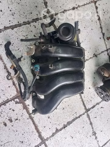 Múltiple de admisión Toyota rav4 2017