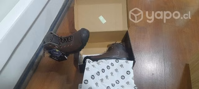 Zapatos de seguridad nuevos . - Imagen 2