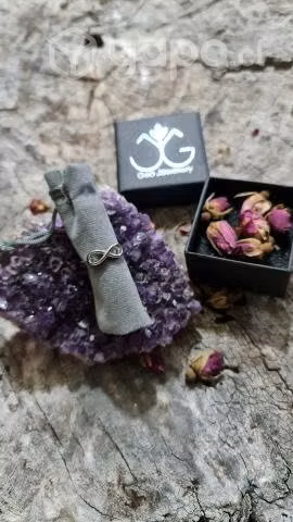 Anillo forma de infinito, sirve como midi