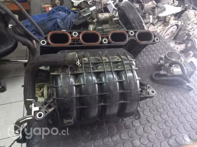 Múltiple de admisión Toyota rav4 2014. 2.0