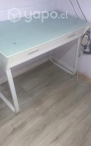 Vendo escritorio casi nuevo