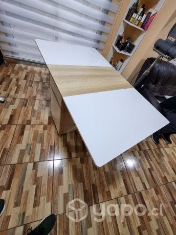 Mesa comedor pegable