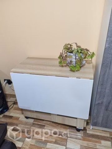 Mesa comedor pegable