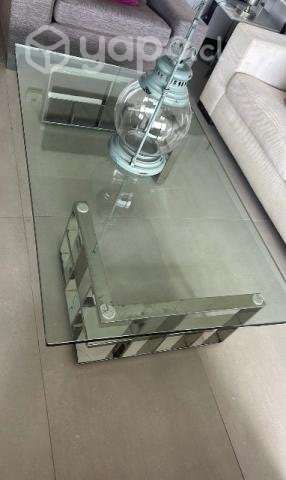 Mesa de centro de vidrio con base de aluminio. - Imagen 3