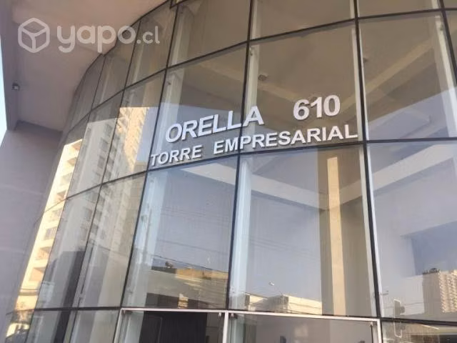 Se vende amplia oficina en edificio torre empresar