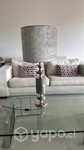 Lámpara de mesa. de diseño con base de metal. Bue - Imagen 2