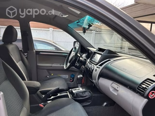 Mitsubishi montero sport 2016