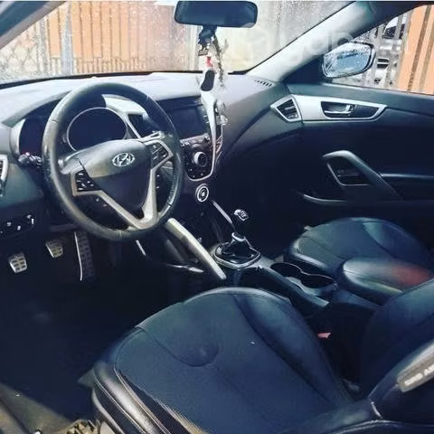 Hyundai Veloster Full MT 2012
