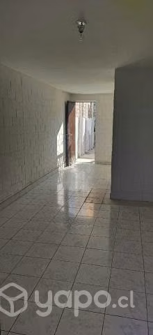 Venta casa dos pisos solida.