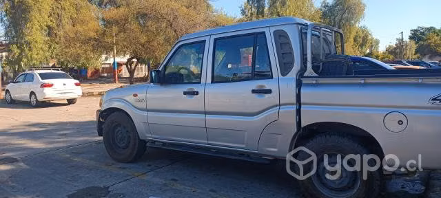 Mahindra pick up 4x2 2015