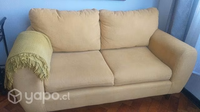 Sofá amarillo