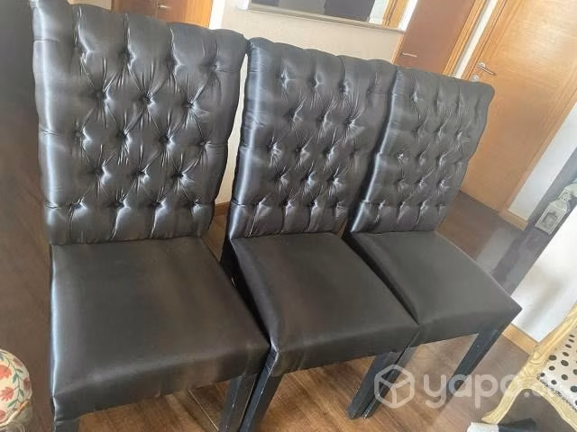8 sillas de seda negra, hermosas