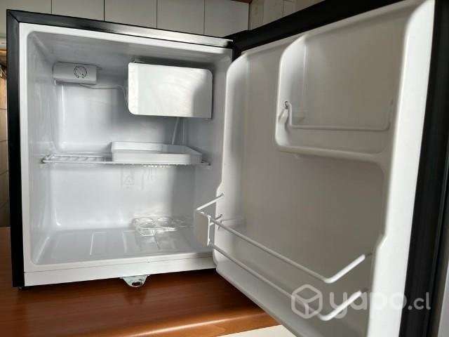Frigobar Oster 46 Litros - Imagen 2
