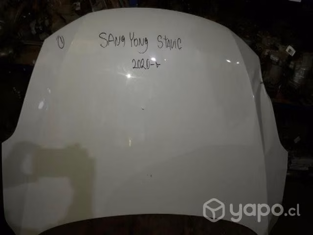 5876 capot ssangyong stavic 2020 detalle