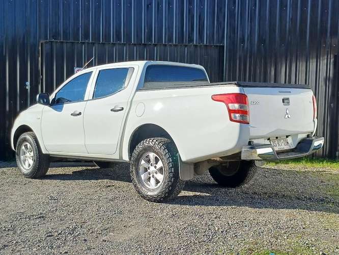 Mitsubishi L200 Work Cr 2.4 2017 - Imagen 4