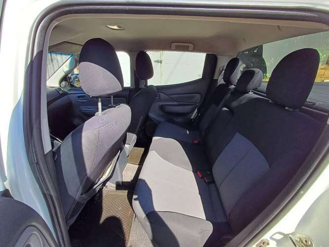 Mitsubishi L200 Work Cr 2.4 2017 - Imagen 8
