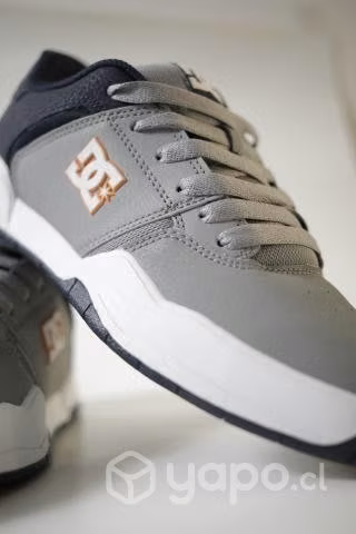 Zapatillas DC Central NUEVAS 9.5 - Imagen 3