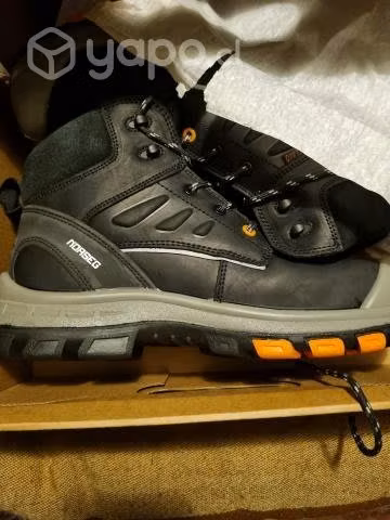 Zapatos de seguridad nuevos sin uso