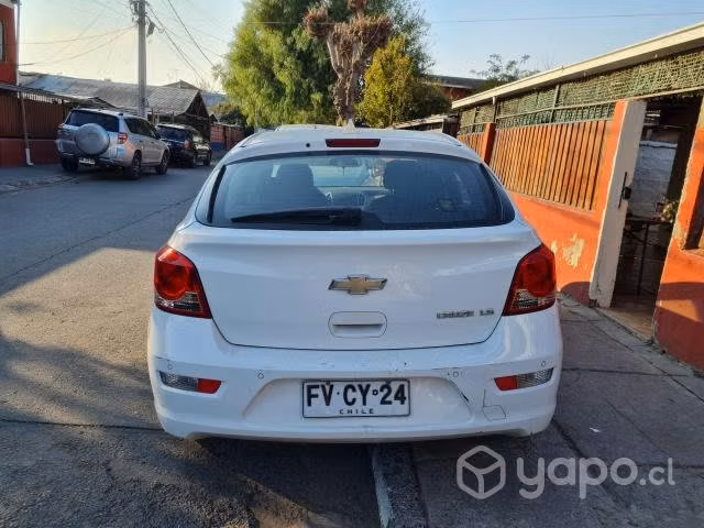 Chevrolet cruze II hb ls 1.8