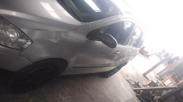 Volkswagen suran 2009 - Imagen 4