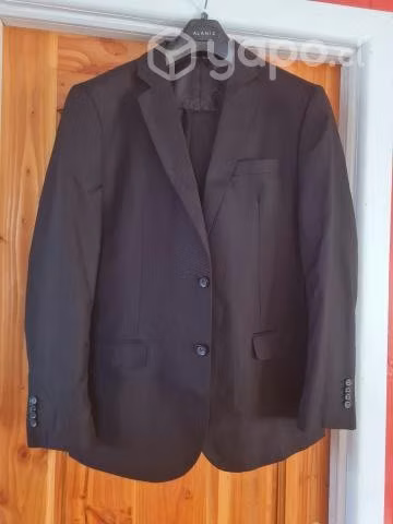 Terno negro, marca Alaniz, nuevo