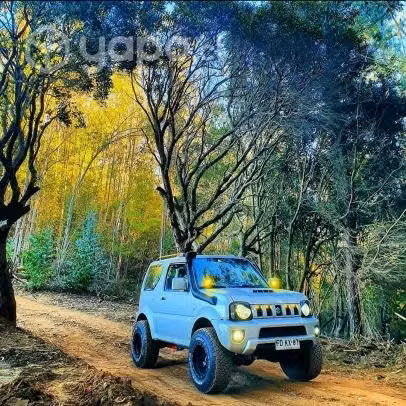 Vendo suzuki jimny 2012