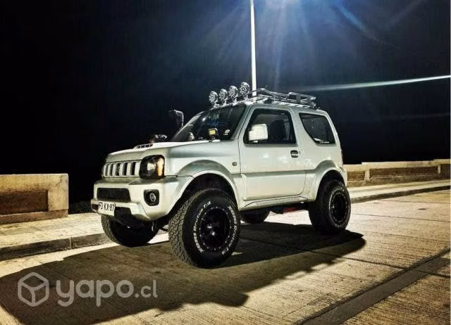 Vendo suzuki jimny 2012