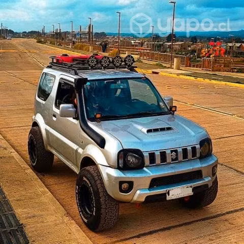 Vendo suzuki jimny 2012