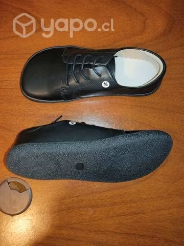Zapatos formales minimalistas