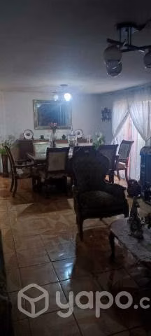 Se vende amplia casa con negocio funcionando en la