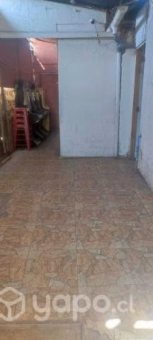 Se vende amplia casa con negocio funcionando en la
