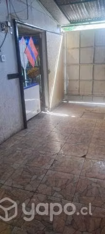 Se vende amplia casa con negocio funcionando en la
