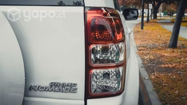 2015 Suzuki Grand Nomade GLX sport (CONVERSABLE)