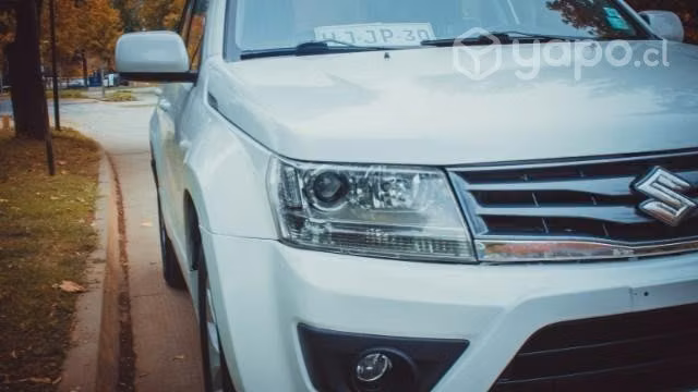 2015 Suzuki Grand Nomade GLX sport (CONVERSABLE)