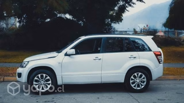 2015 Suzuki Grand Nomade GLX sport (CONVERSABLE)