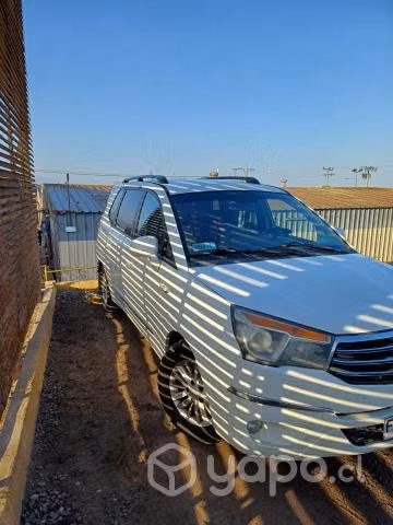 Ssangyong stavic 2014