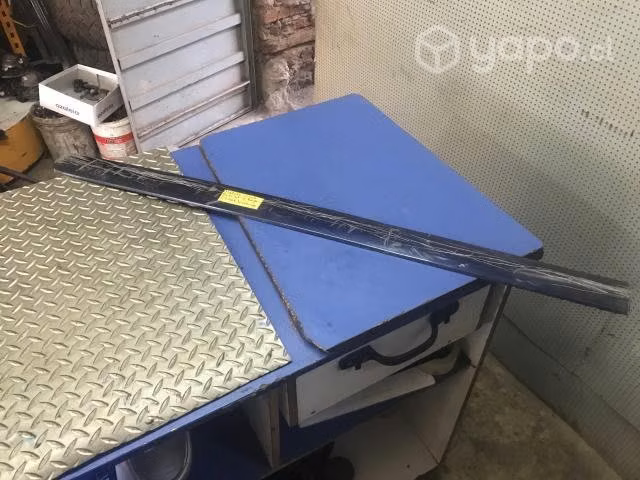 Moldura central puerta dela izq Ford Ranger 2.3