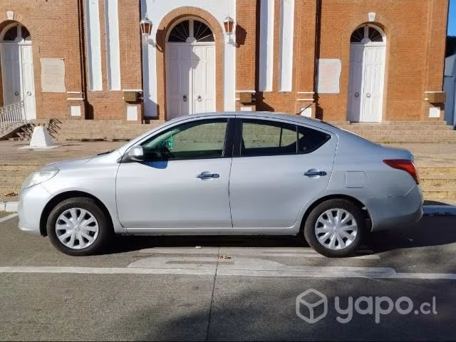 Vendo Nissan Versa