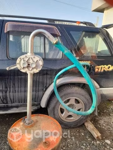 Bomba manual de petroleo y aceite