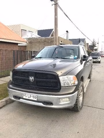 Camioneta Dodge RAM 1500 - Imagen 2