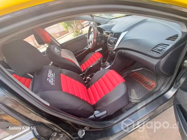 Hyundai accent 2012