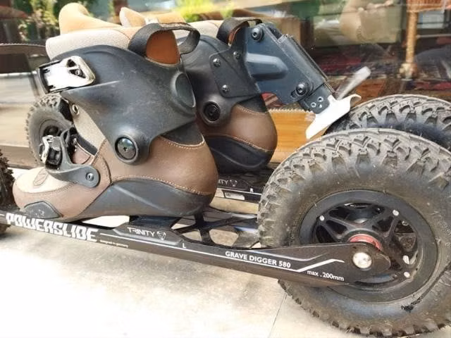 Patines Powerslide Grave Digger trinity 200