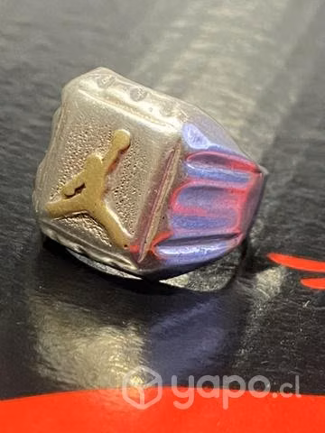 Anillo de plata