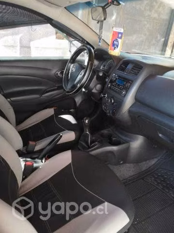 Nissan versa 2015