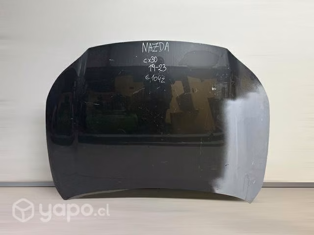 Capot Mazda cX30